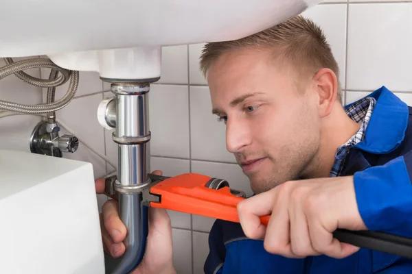 Residential and Commercial Emergency Plumber Service Specialists
